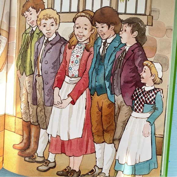 The Legend of Sleepy Hollow Book - Picture 5 of 8